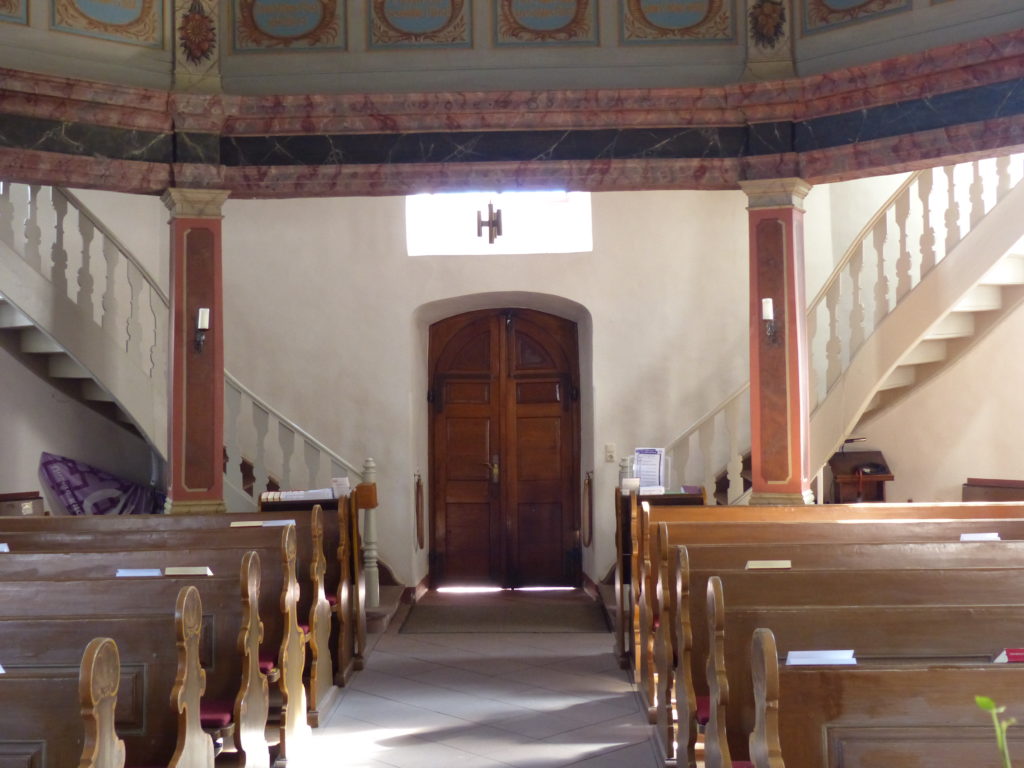 Blick vom Altar in Richtung Eingang