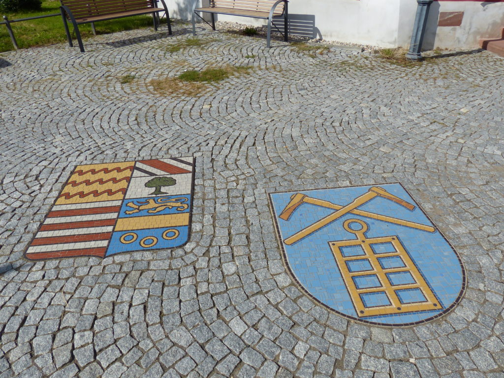Wappen von Naurod und Fondettes