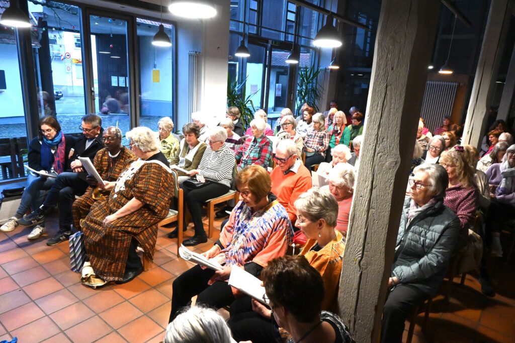 Viele Gottesdienstbesucher